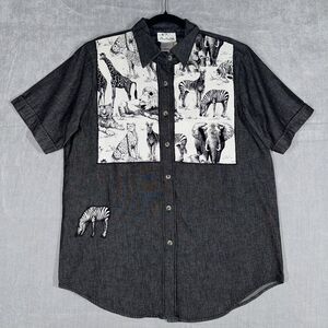 Quacker Factory Womens M Safari Animal Shirt Zebra Lion Elephant Novelty Buttons